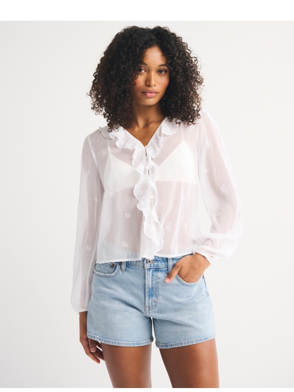 White Abercrombie shorts - Picture 3 of 7